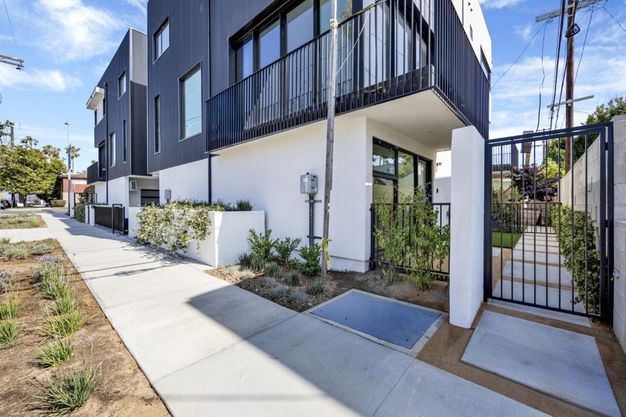 modern townhouse in los angeles